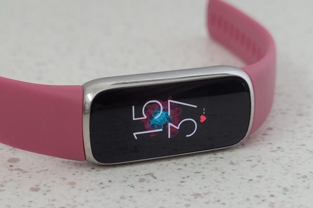 Fitbit Luxe, le bracelet connecté