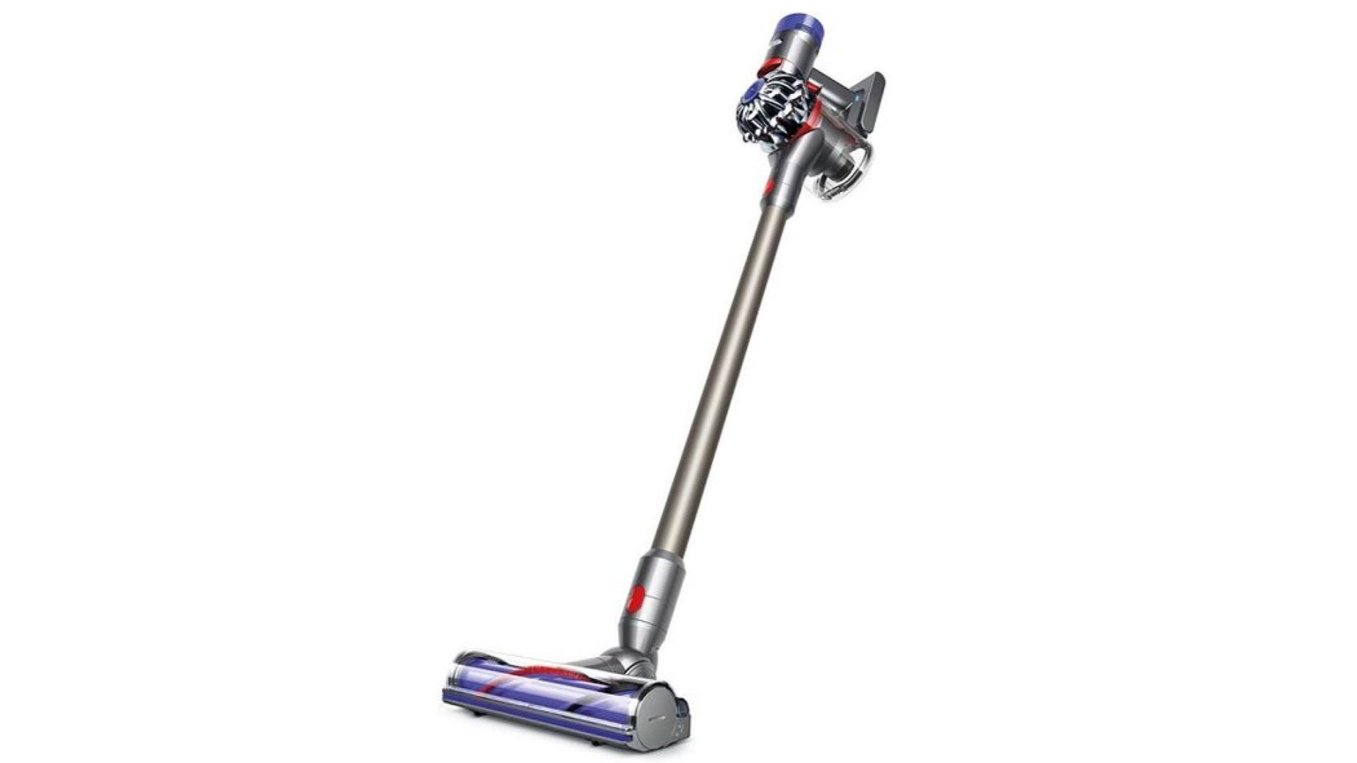 Promo Aspirateur Balai Sans Fil Dyson V10 Animal + Station D'accueil Dyson  chez BUT