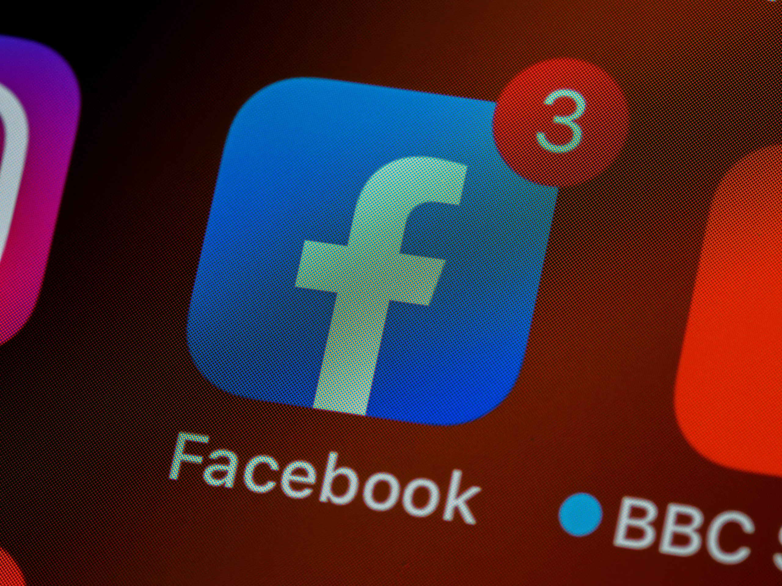 Facebook logo app