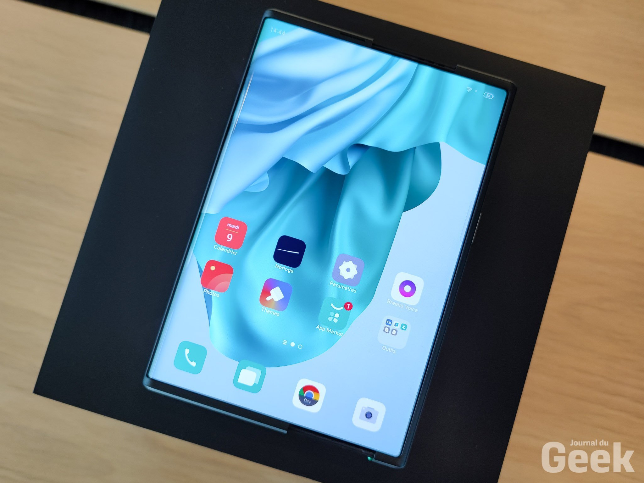 Oppo présente une tablette pliable