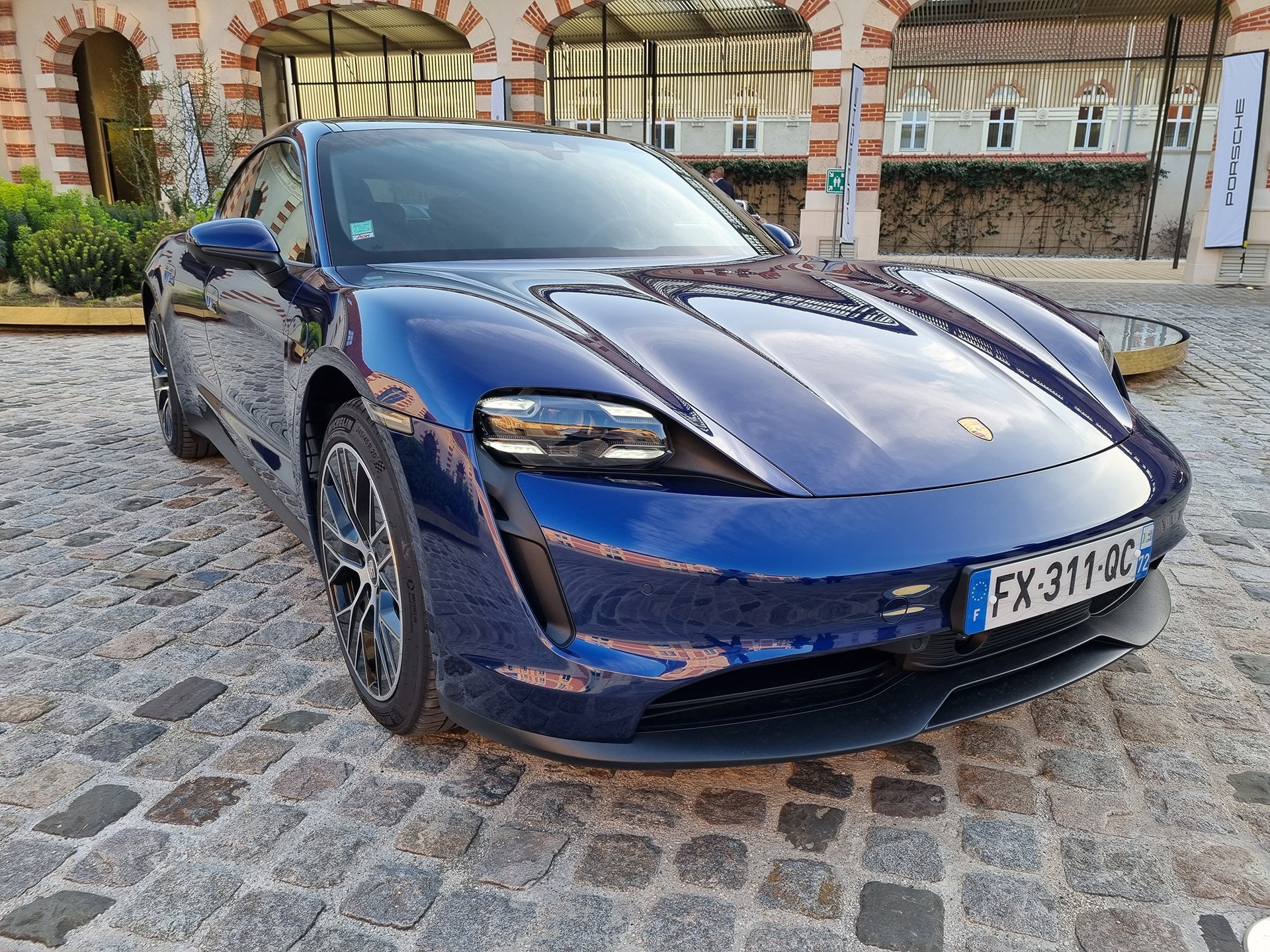 Essai Porsche Taycan : que vaut l'entrée de gamme électrique ?