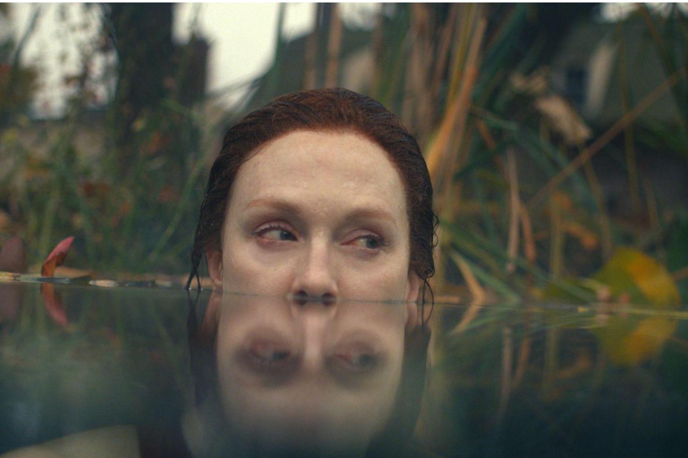 Julianne Moore incarne Lisey dans la série Apple TV+ Lisey's Story