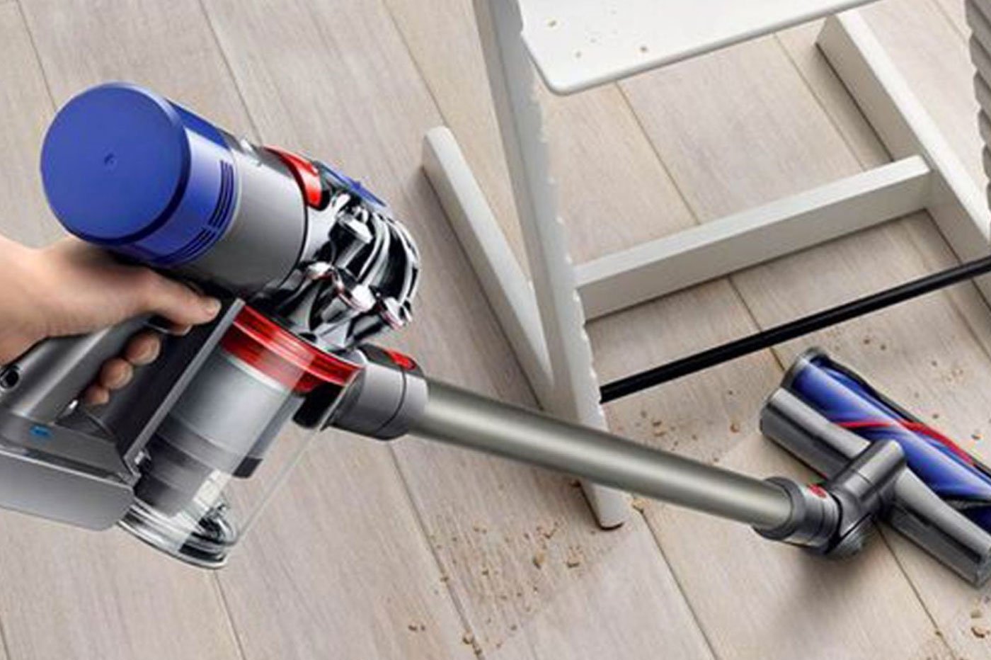 Dyson V6 Absolute : l'aspirateur balai sans fil qui va vous faire