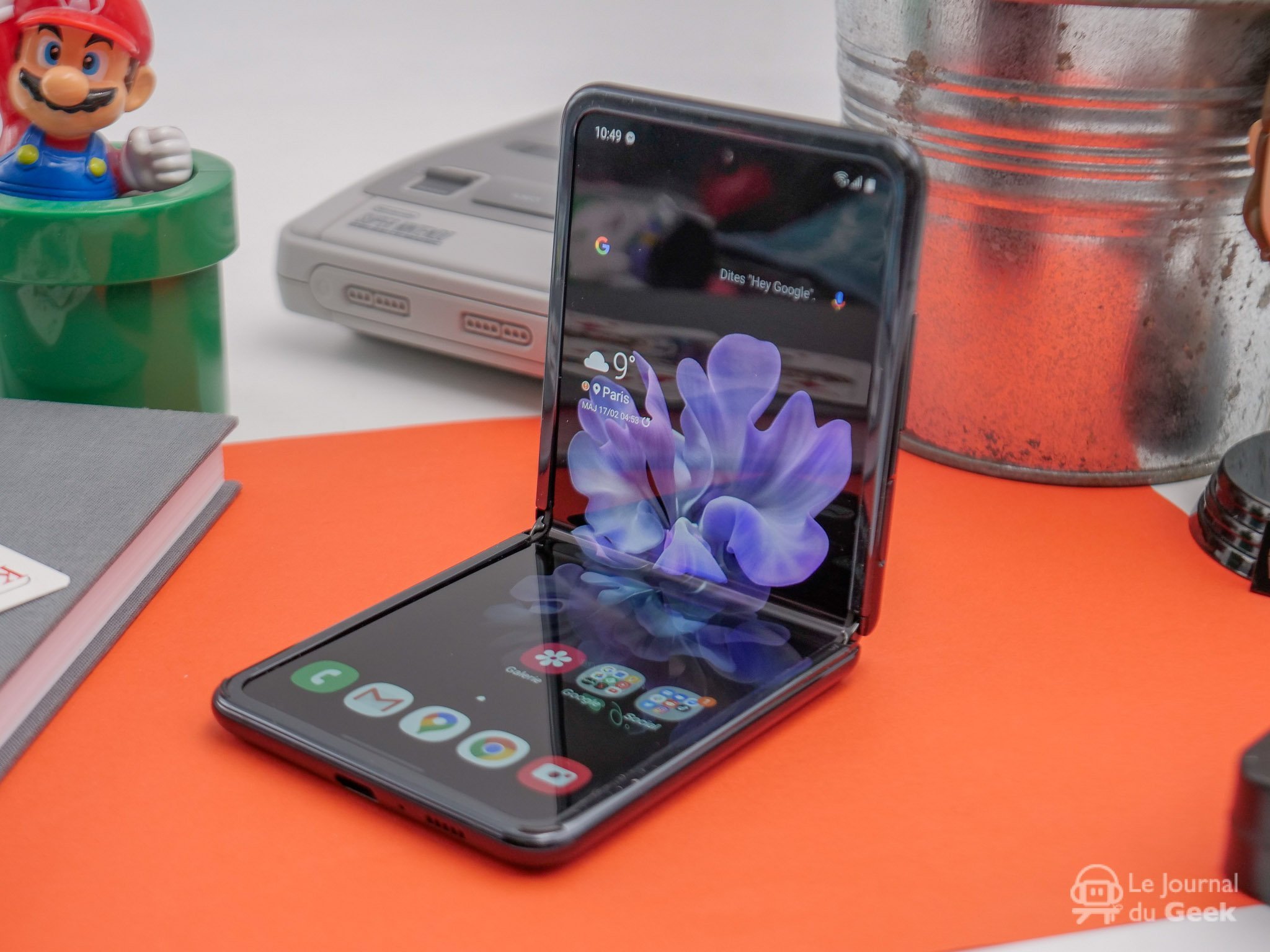 Samsung dévoile son smartphone à écran pliable, le Galaxy Fold - Le Parisien