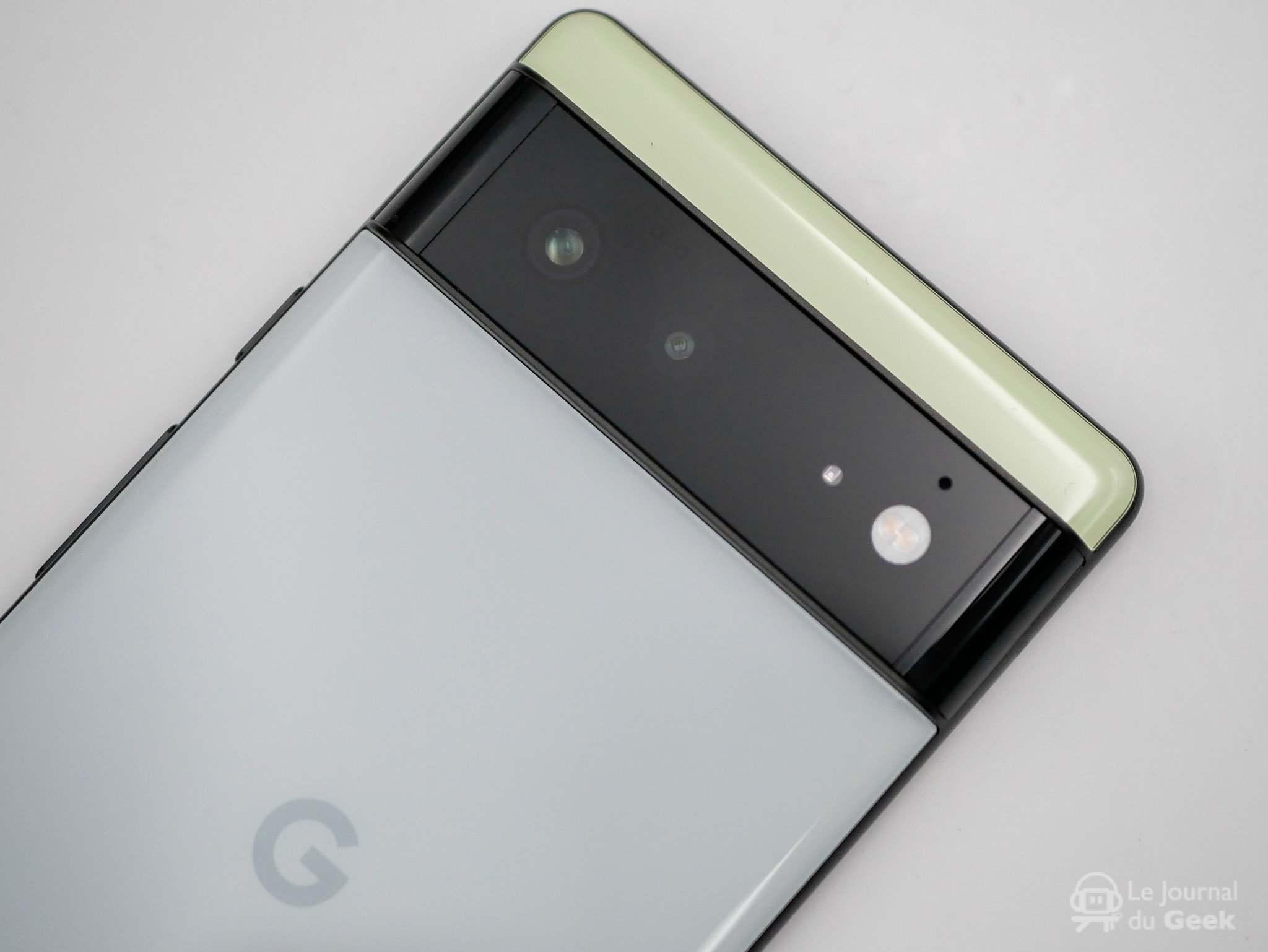 La Gomme magique des Google Pixel est enfin disponible pour tous les  smartphones Android et iOS - Les Numériques