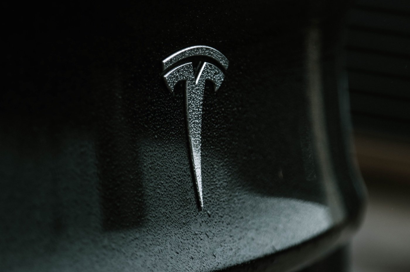 tesla-logo