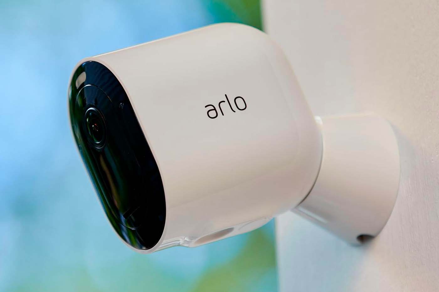 Test Caméra de surveillance Arlo Pro 4 : la simplicité d'installation avant  tout - Les Numériques