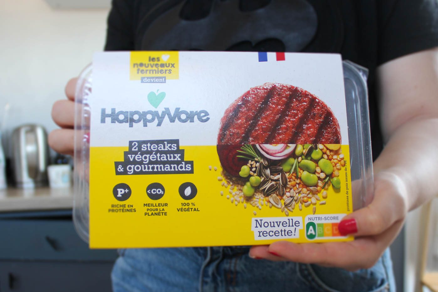 Steak végétaux Happyvore mains