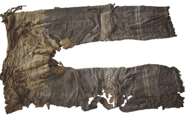 pantalon-plus-vieux-monde