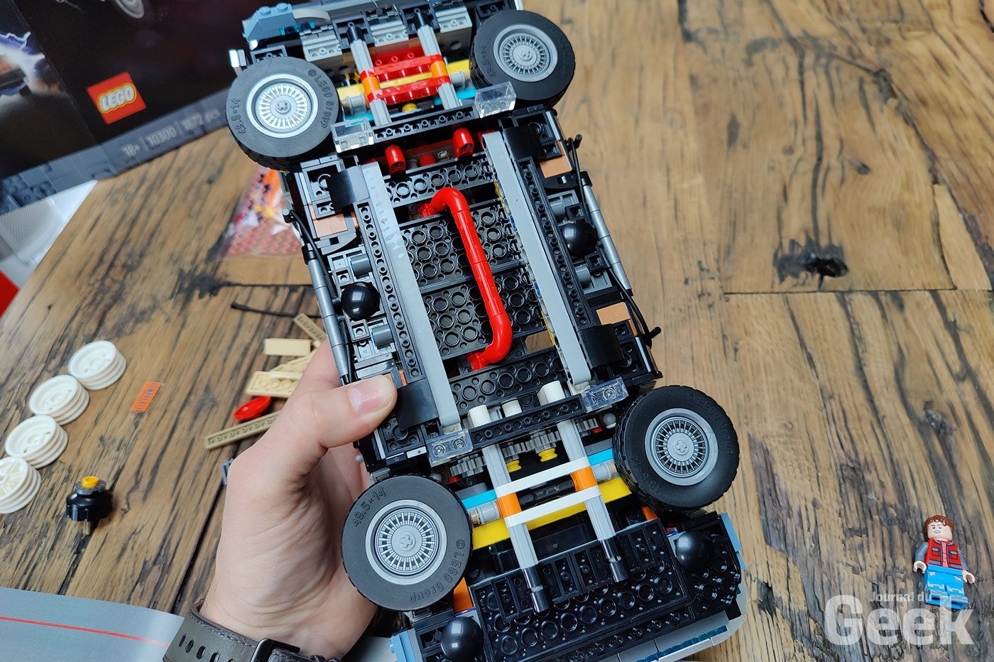 On a construit la DeLorean de Retour vers le Futur en Lego, et elle est  superbe !