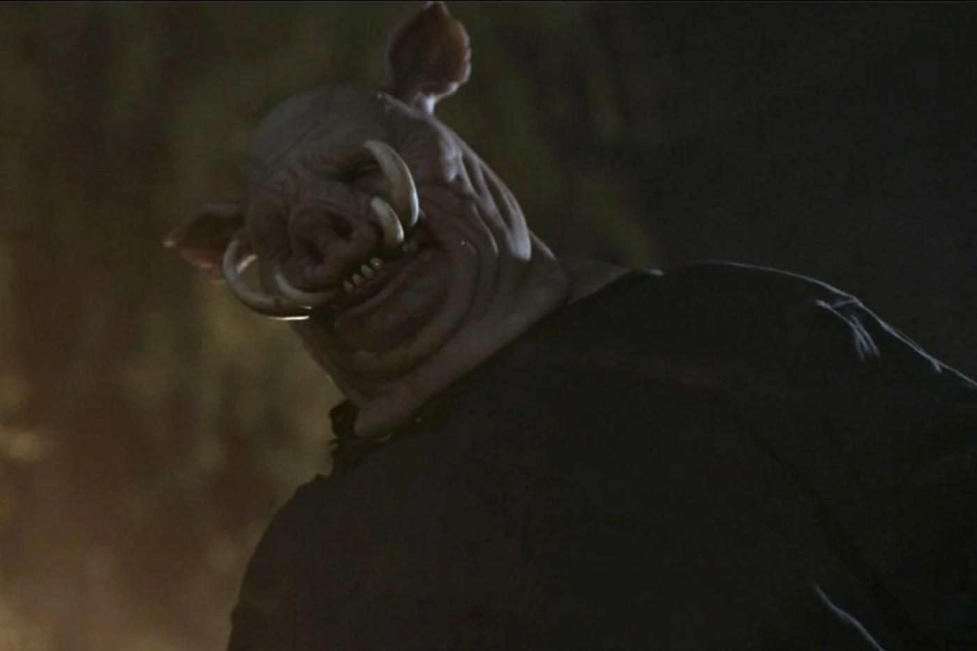 Image du film montrant un Porcinet terrifiant en contre plongée