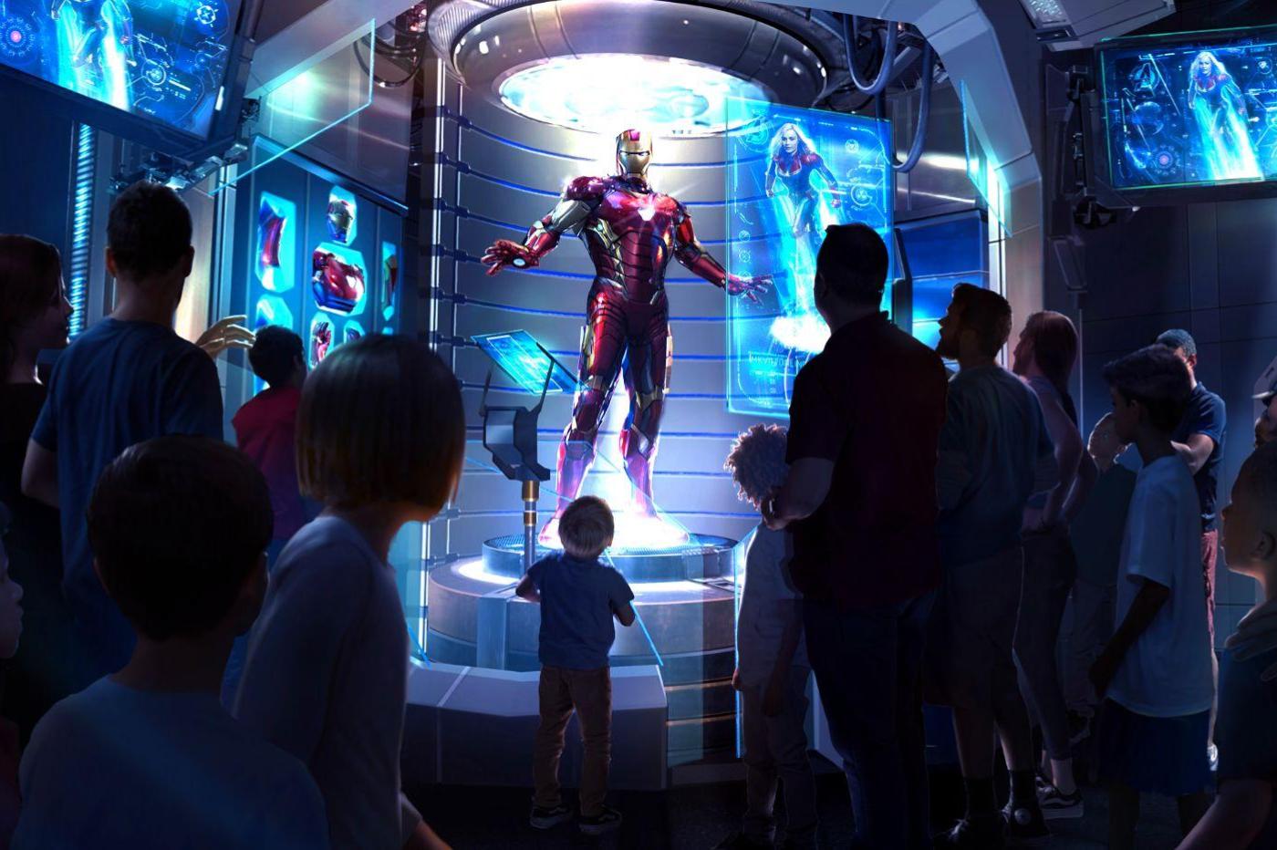 Image promotionnelle de l'attraction Avengers Assemble Flight Force montrant Iron Man pendant le préshow de l'attraction