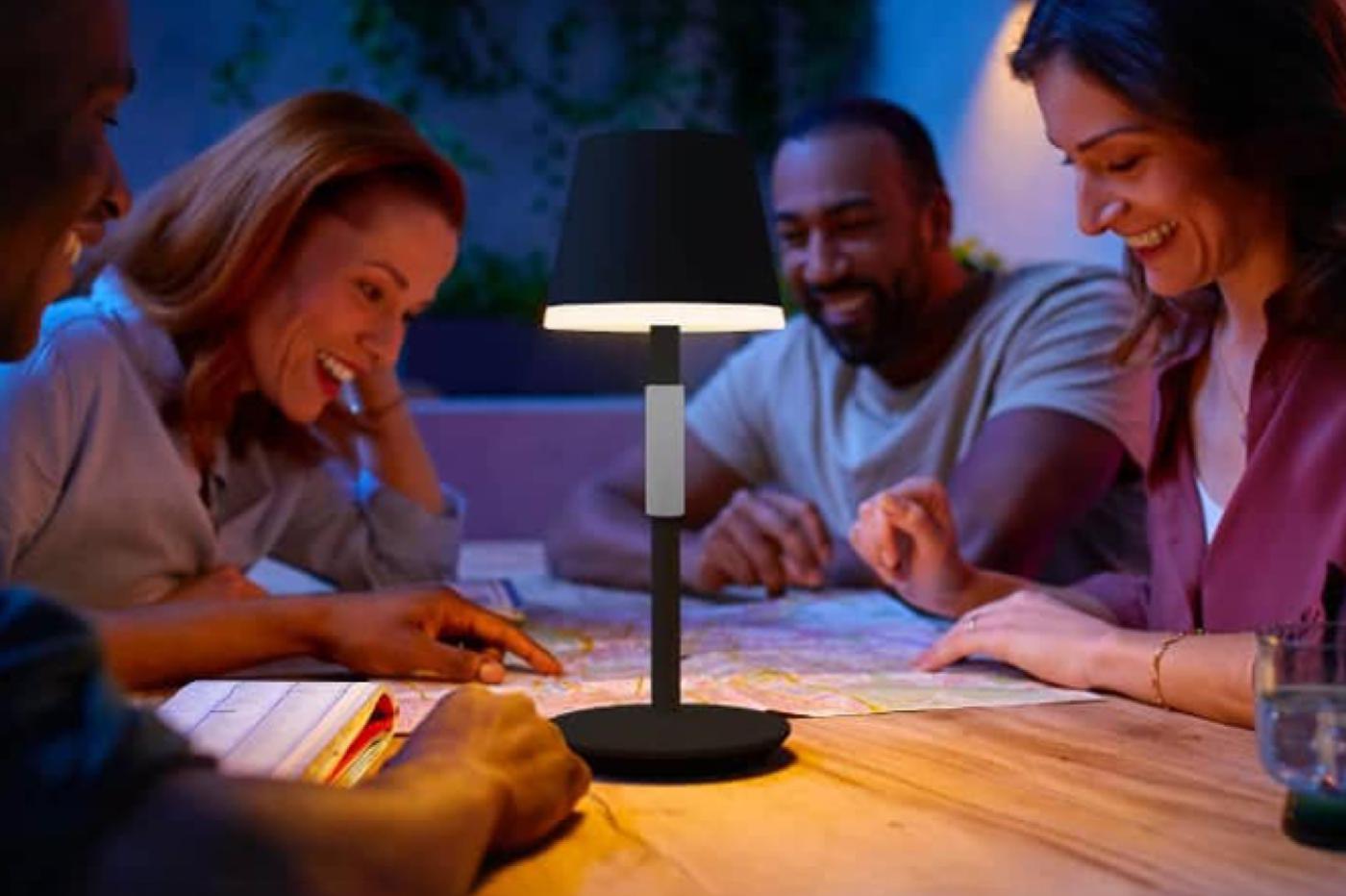 Lampe nomade connectée Philips Hue Go Led - Achat & prix