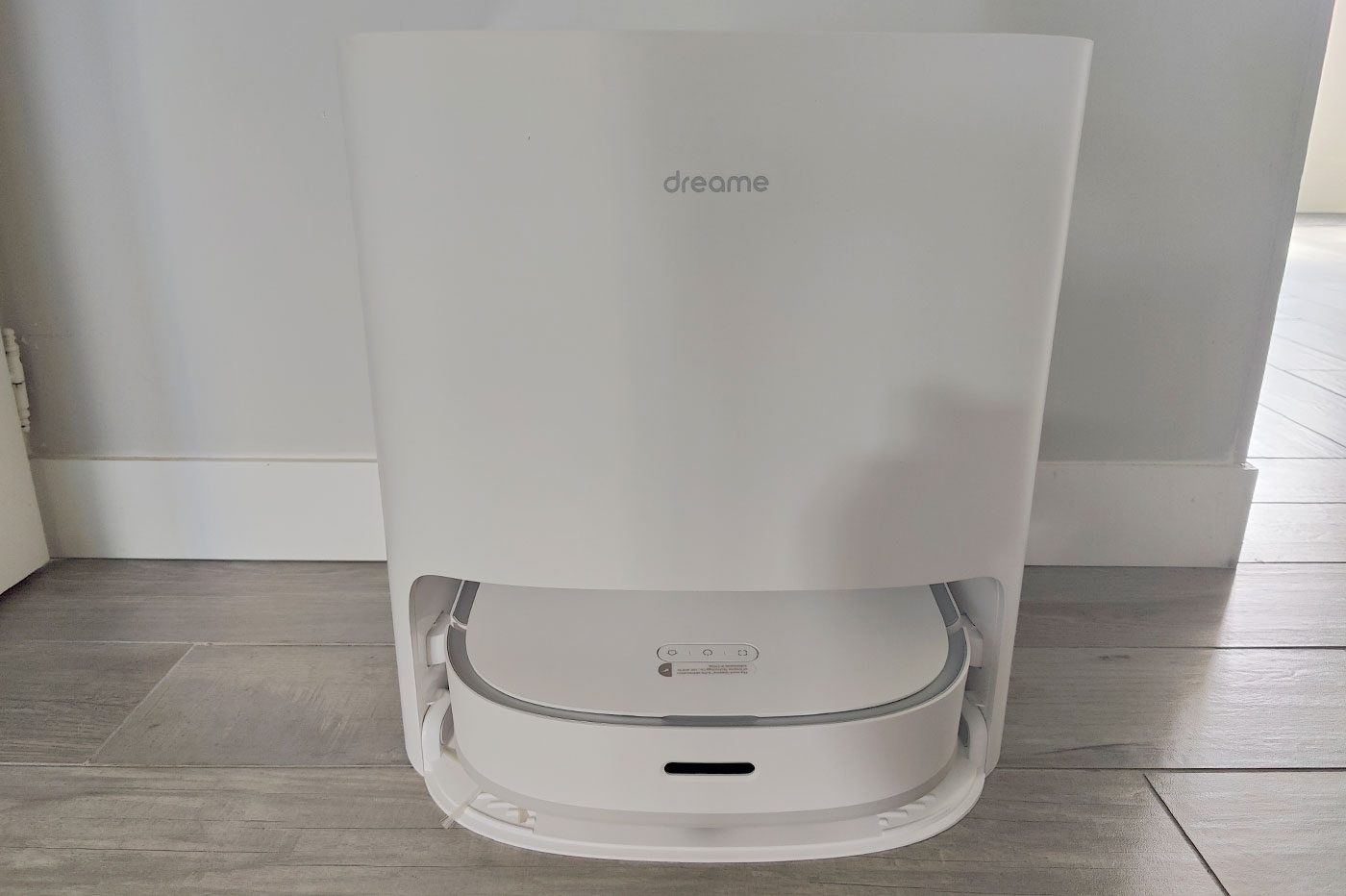 Test Dreame Bot W10, l'aspirateur robot qui a les chaussettes bien