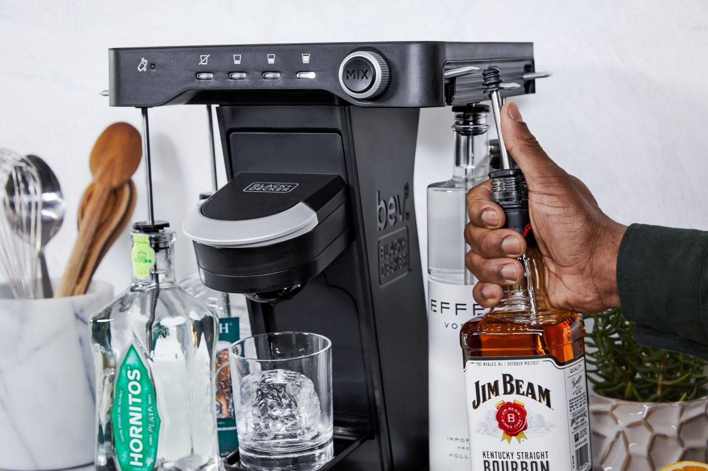 Keurig lance une machine à cocktail avec des capsules