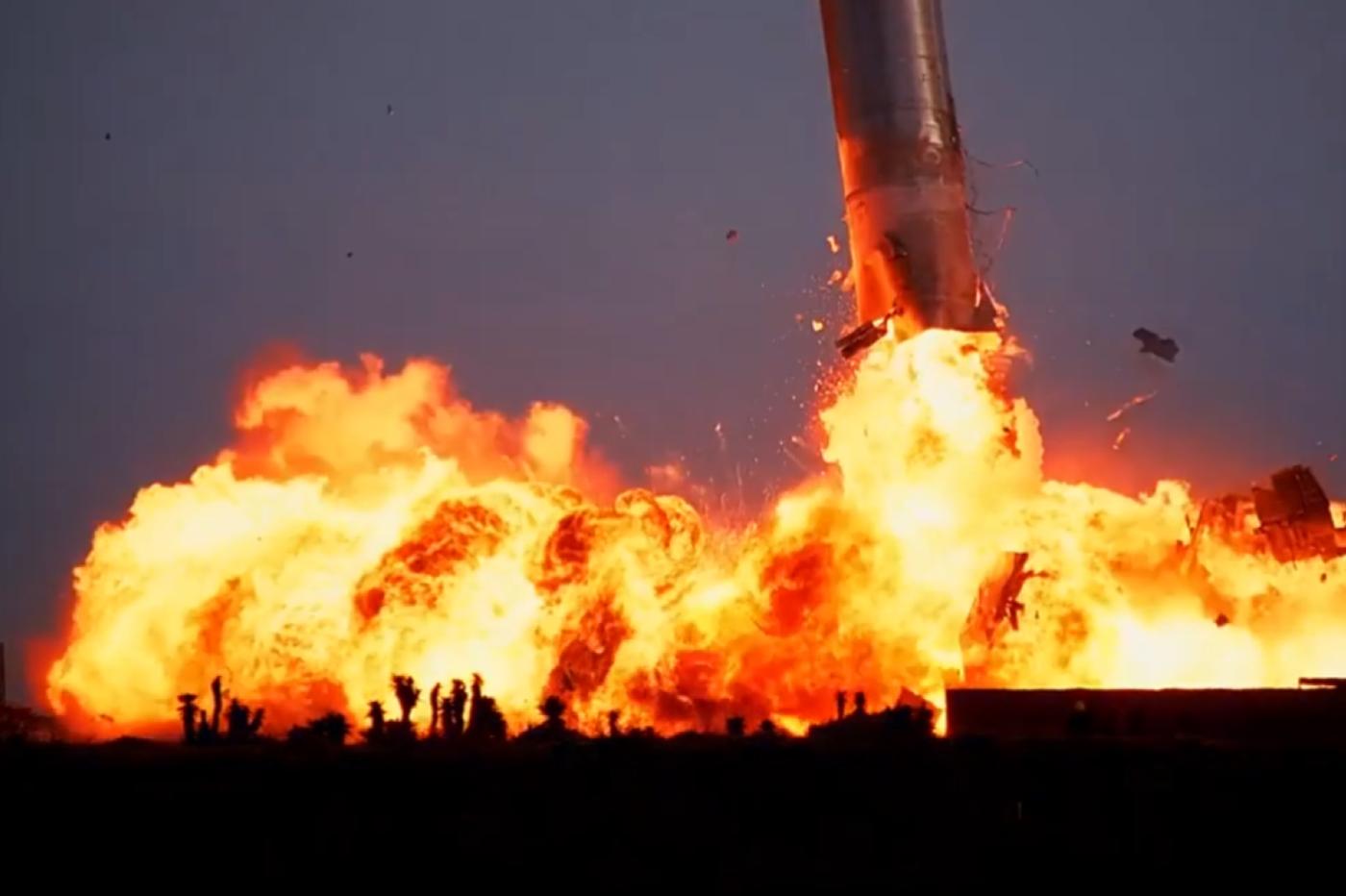 L'explosion du prototype Starship SN10