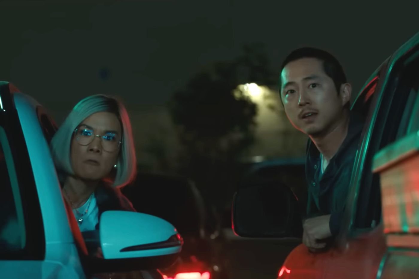 Steven Yeun et Ali Wong dans la série Beef