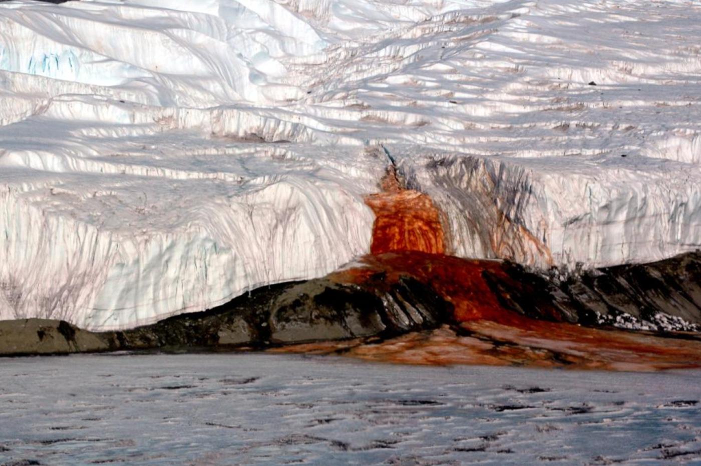 Les chutes de Blood Falls, en Antarctique