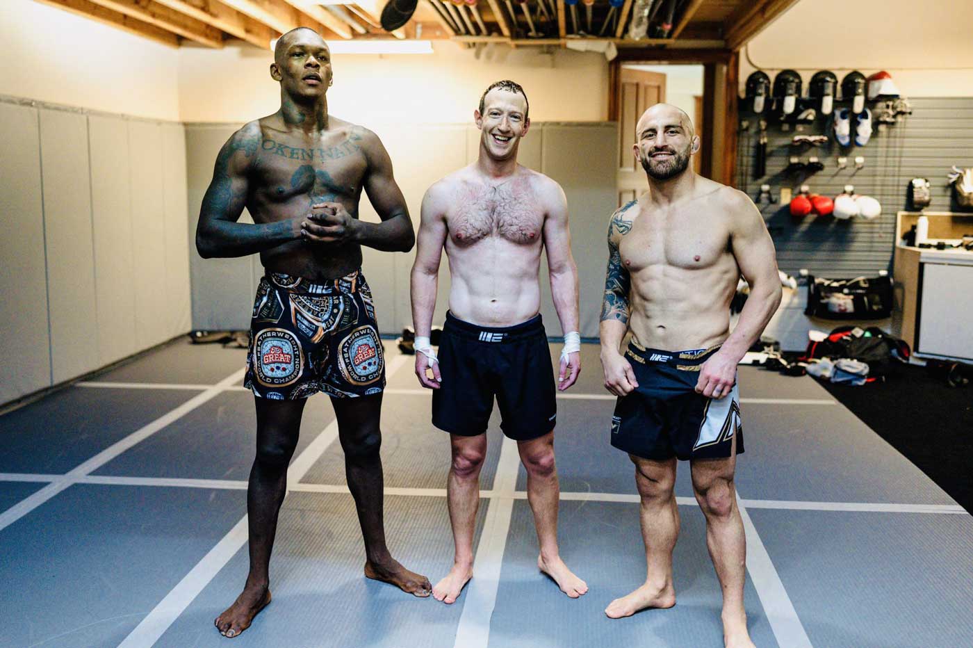 Mark Zuckerberg s'entraînant avec les champions de l'UFC Israel Adesanya et Alexander Volkanovski