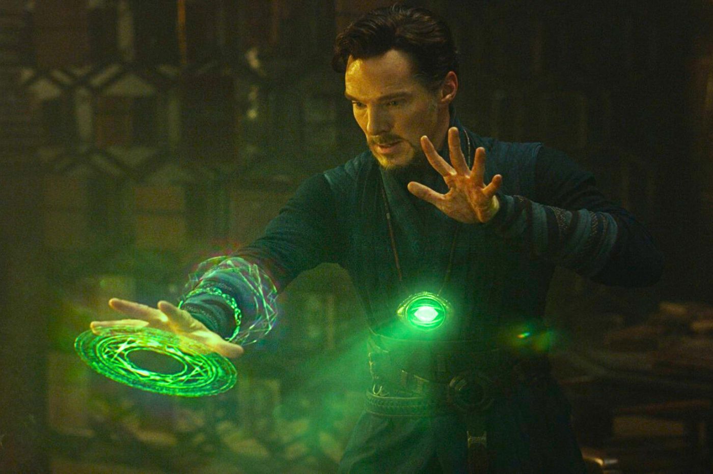 Doctor Strange dans le premier film qui manie la magie