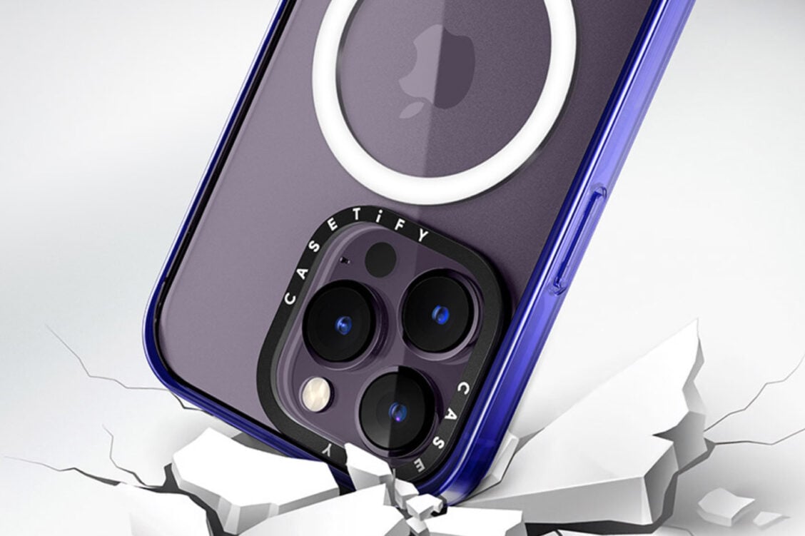 Coque Stone Island Premium Pour IPhone 15 - Noire - TPU Mat Anti-Choc - Design Sobre Avec Clip