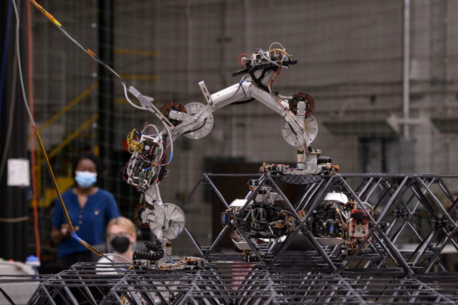 Questo piccolo robot rivoluzionerà la costruzione dello spazio