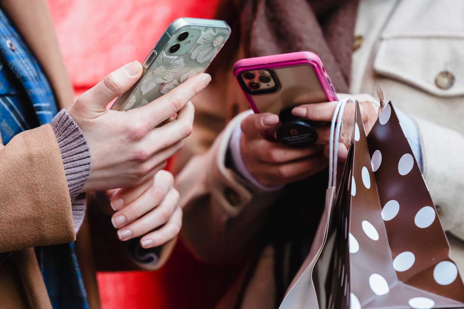 Jeunes Smartphones Mains