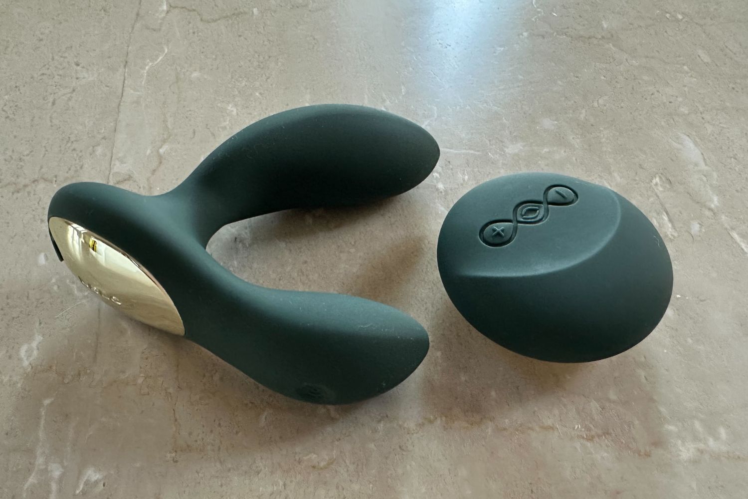 Lelo Hugo 2 Remote 1