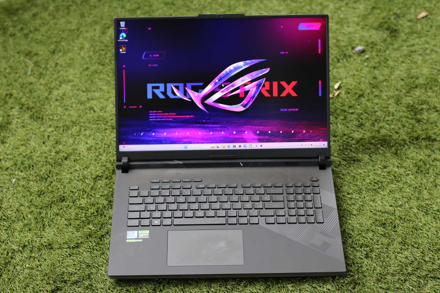 Asus Rog Strix Scar 18 (15)