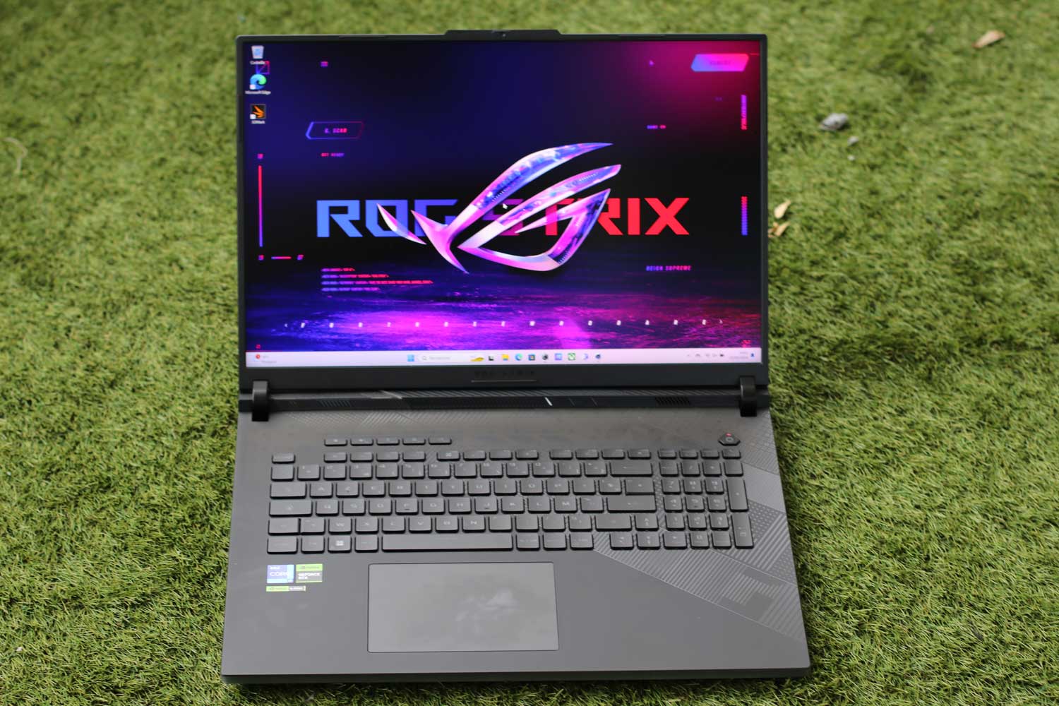 Asus Rog Strix Scar 18 (16)