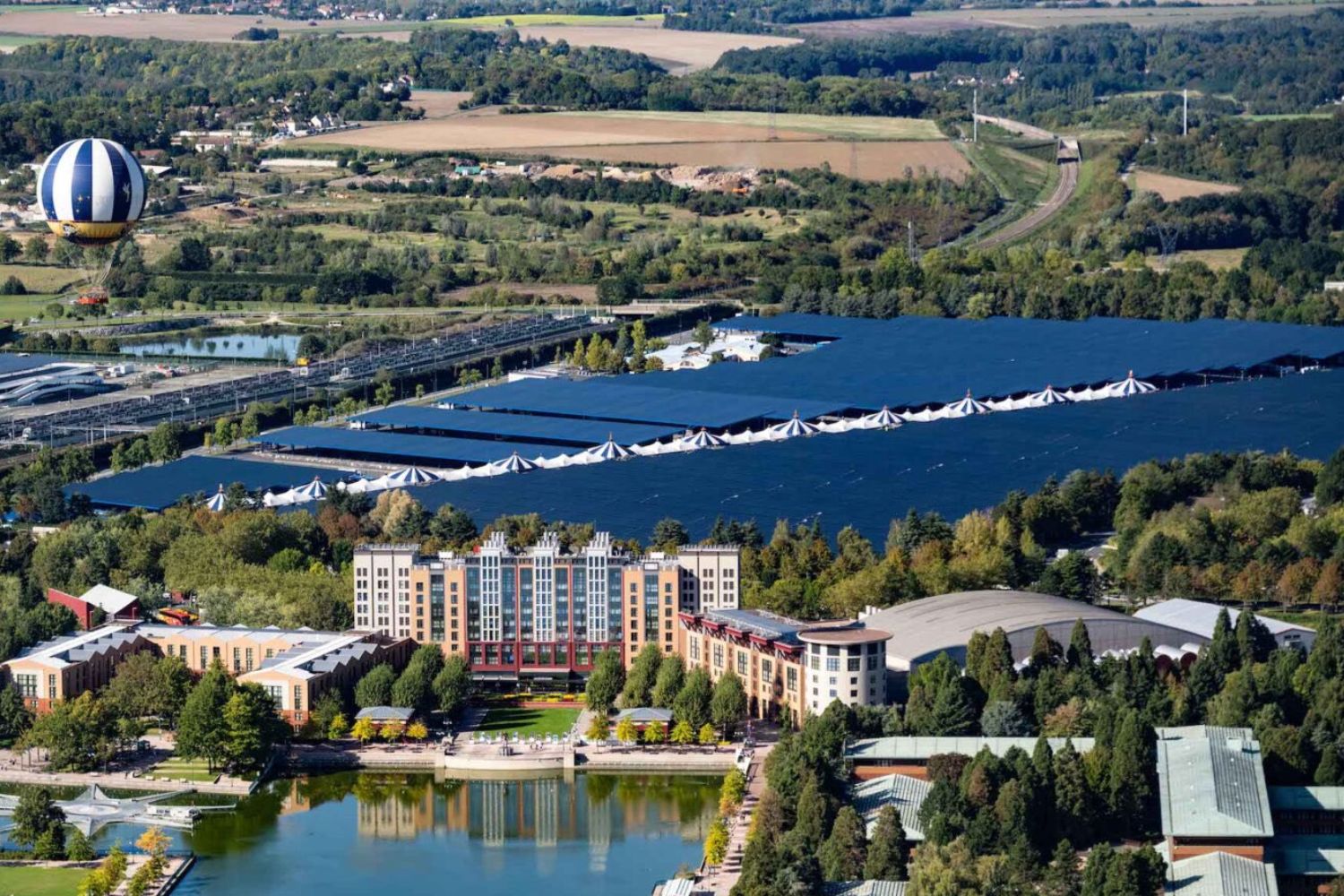 Panneaux Solaires Parking Disneyland Paris