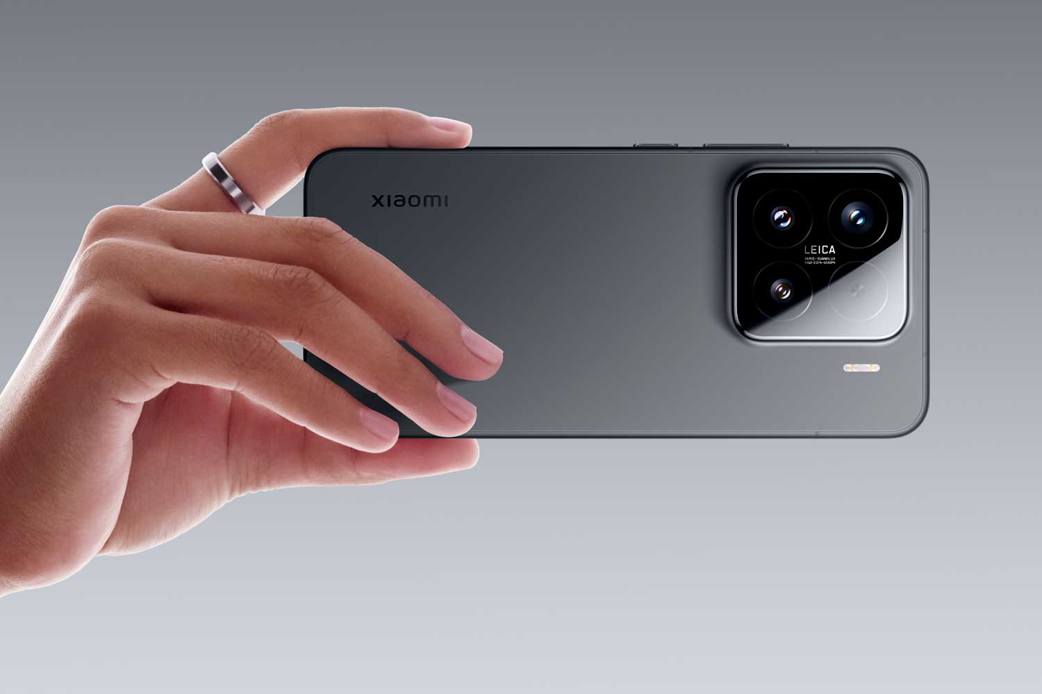 Offrez vous Les Xiaomi 15 Et 15 Ultra Ils Sont D j Remis s Chez SFR