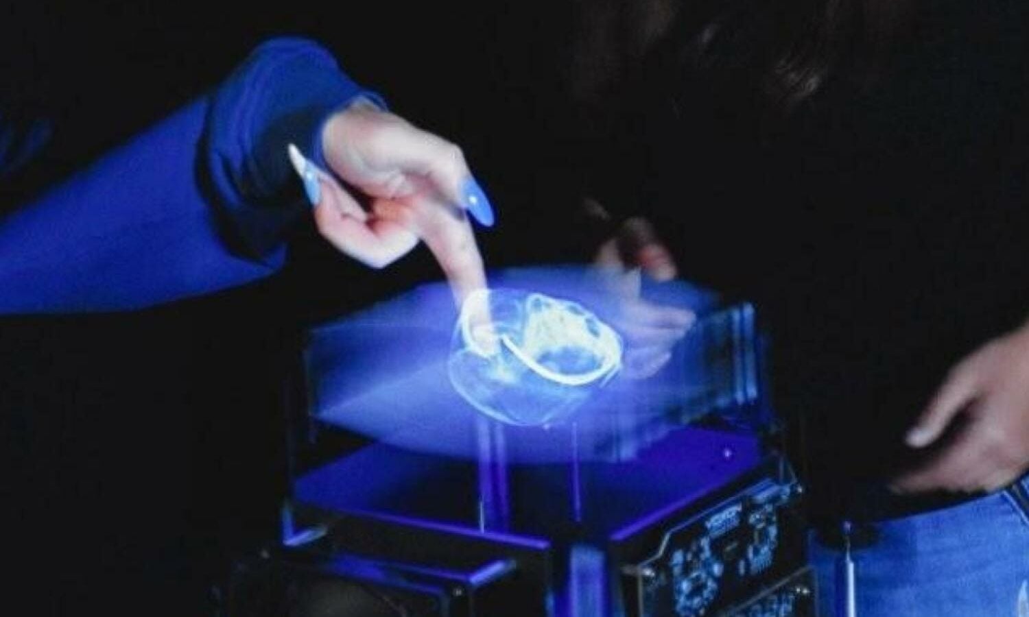 Voici Le Premier Hologramme Tactile Et Interactif Au Monde voici-le-premier-hologramme-tactile-et-interactif-au-monde