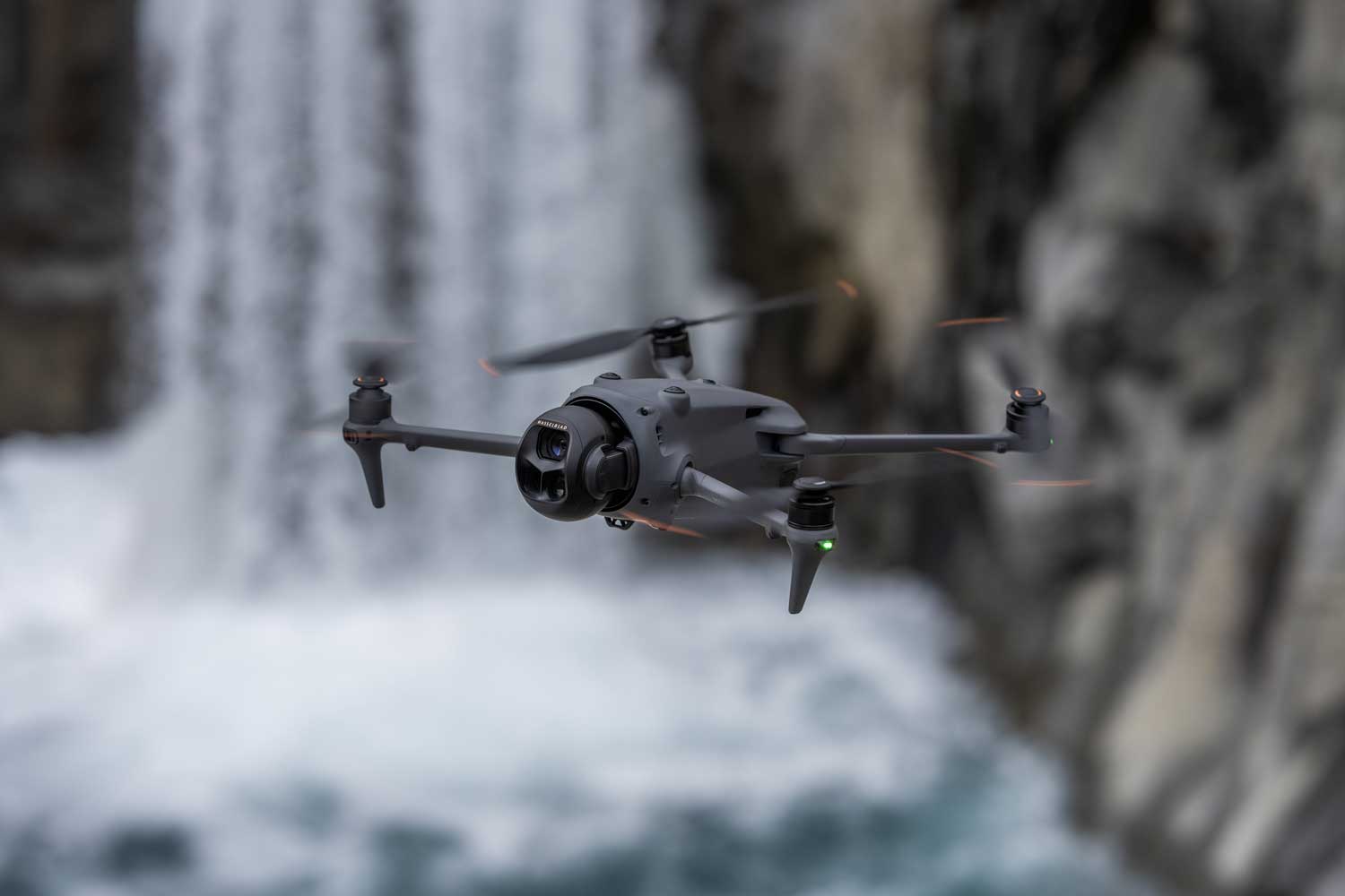 Dji Mavic 4 Pro Flight Attitude3