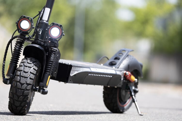 UrbanGlide ECross Duo : Trottinette électrique Double Moteur 1600W, Batterie 48V 12,5Ah, Autonomie 60km, Tout-terrain, Pliable, Freins à Disque, Suspension 6 Points, IPX5
