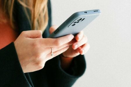 Utilisatrice Smartphone Mobile