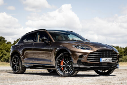 Aston Martin Apple Carplay Ultra 4