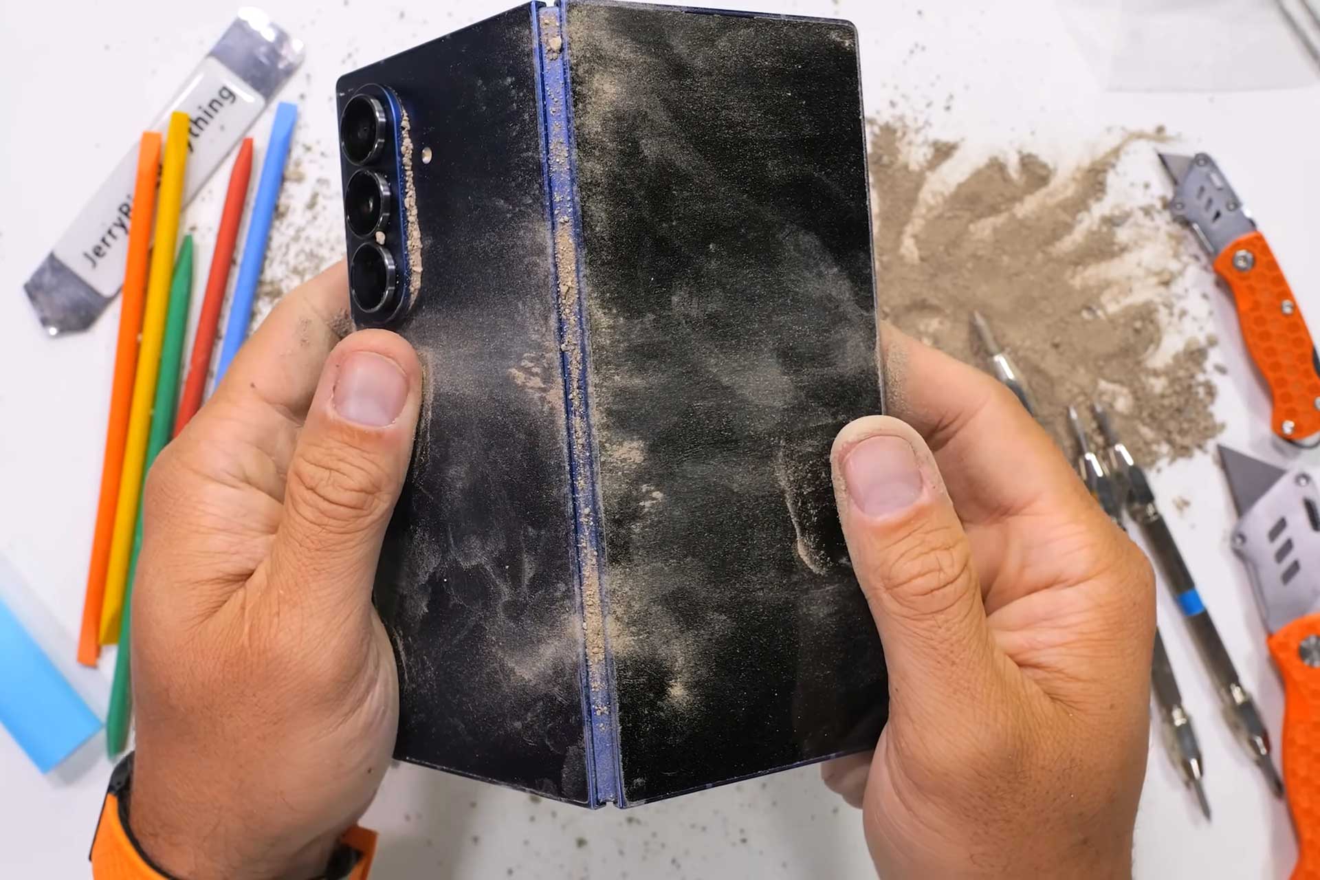 Youtube Samsung Z Fold 7 Durabilitytest 1
