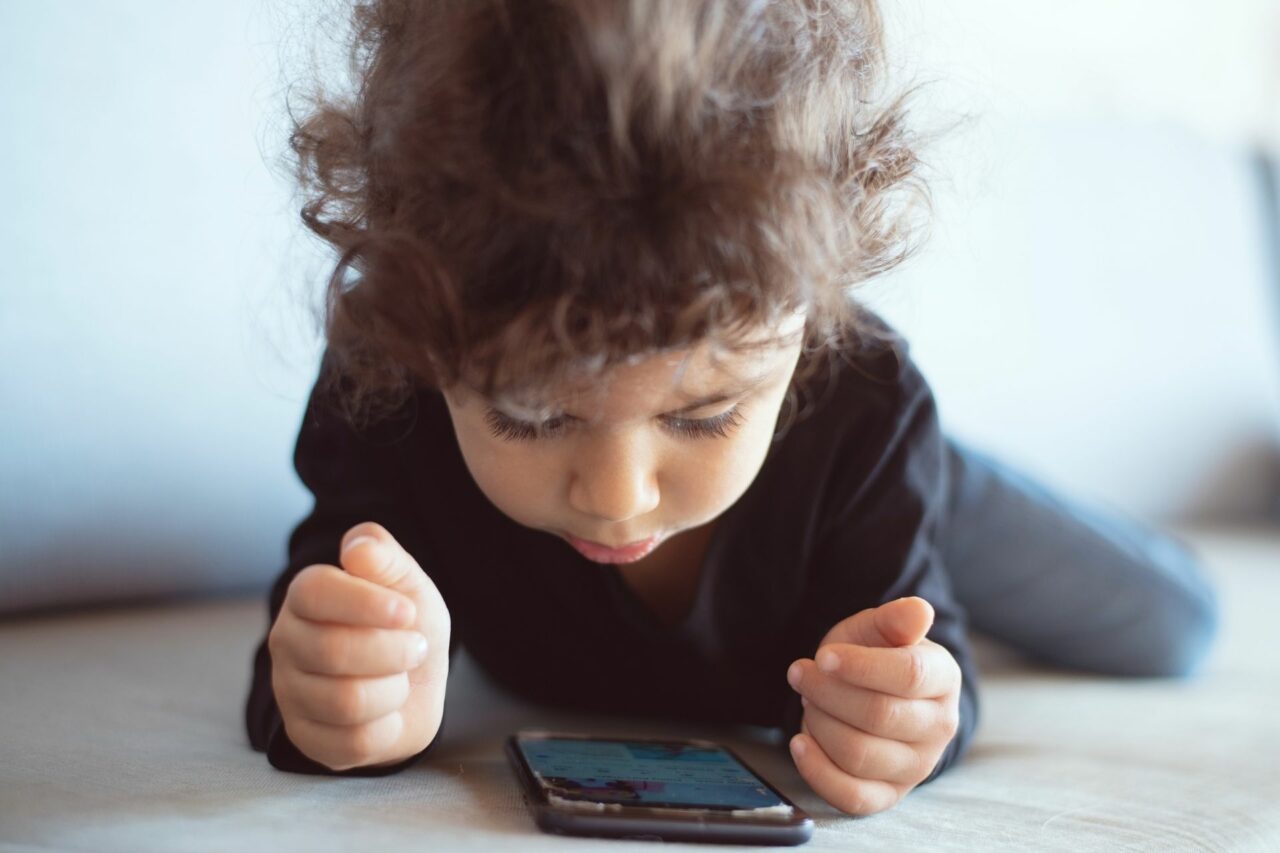 Enfant écran