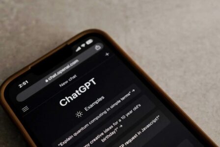 Chatgpt App Smartphone Ia 1360x907