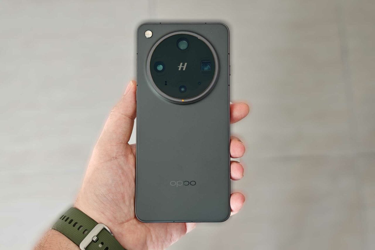 Prise Main Oppo Find X8 Ultra 6