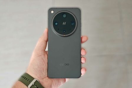 Prise Main Oppo Find X8 Ultra 6