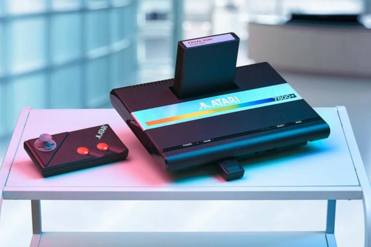 Atari 7800+ Photo Avec Manette