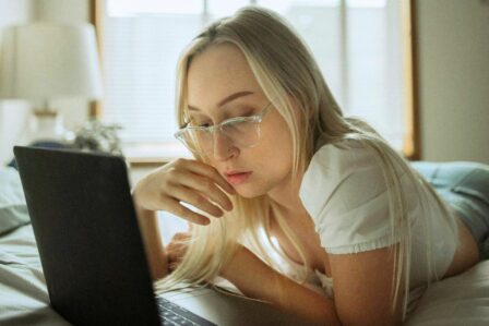 Femme Télétravail