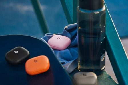 Powerbeats Fit Lifestyle Group 1