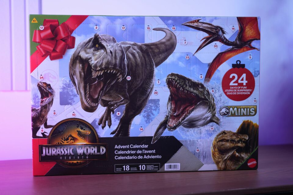 Calendrier De L’Avent Cluedo – Secrets Enfouis Sous La Neige – 24 Jours D’énigme – 10 Ans Et + – Pions Translucides – Plateau Et Carte Inclus