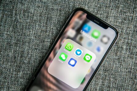 Messages Adem Ay Unsplash