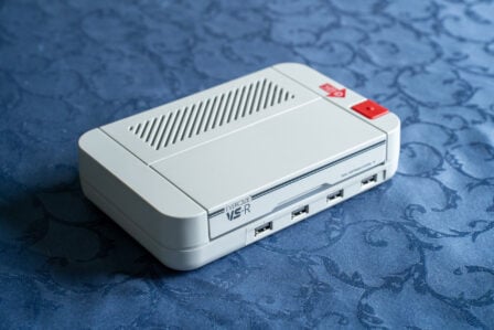 Test console Evercade VS-R