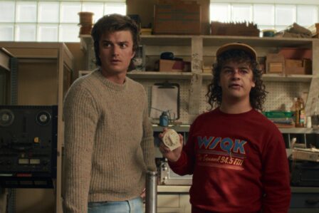 Stranger Things Quelque Chose Cloche