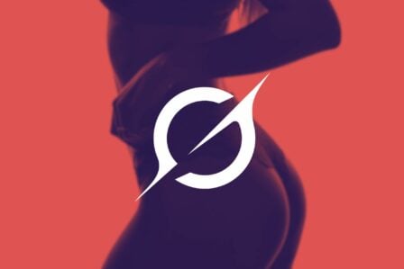 Logo Grok xAI avec icône d'interdiction sur écran, vote de l'Union européenne sur les deepfakes sexuels générés par IA